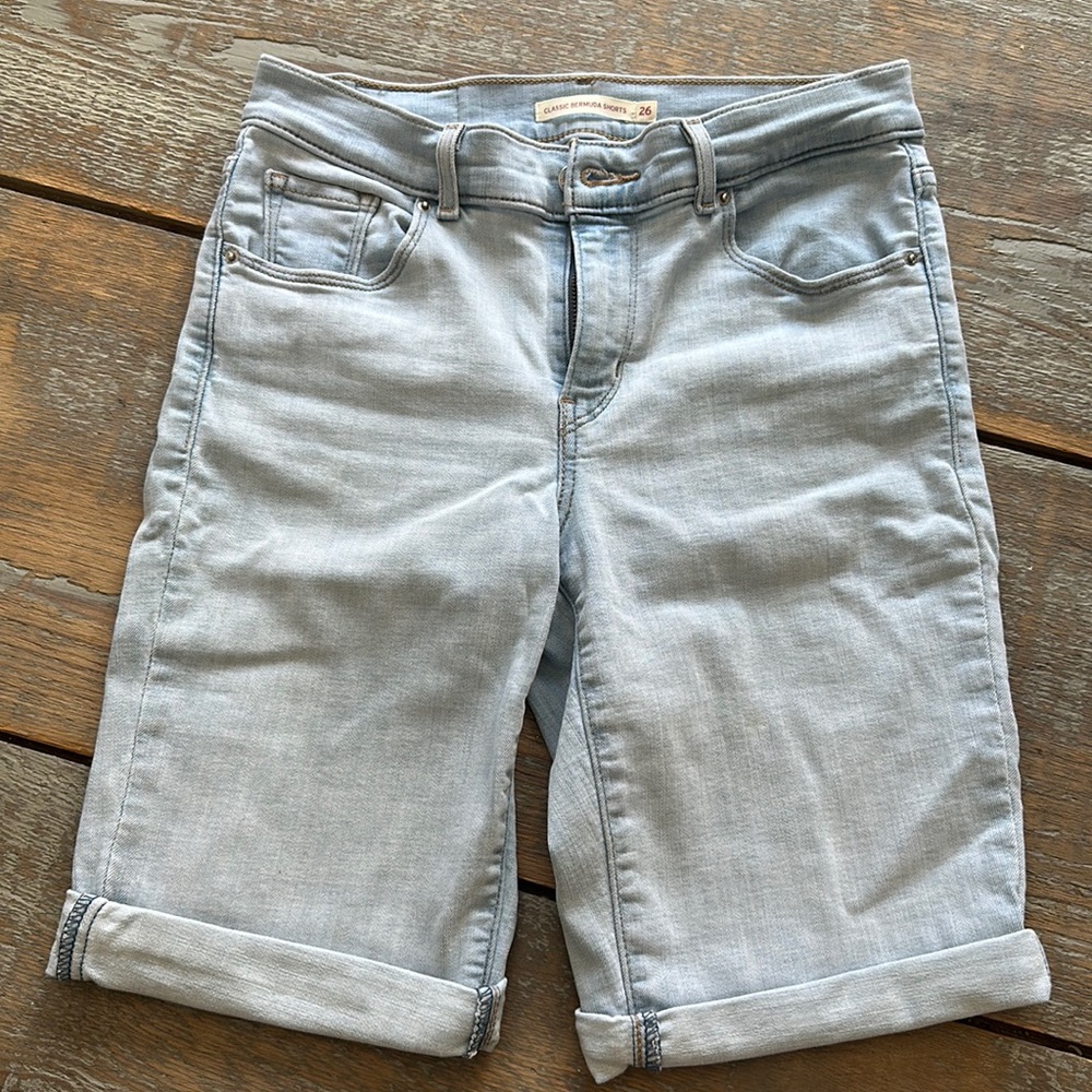 Like new Levi Bermuda shorts!